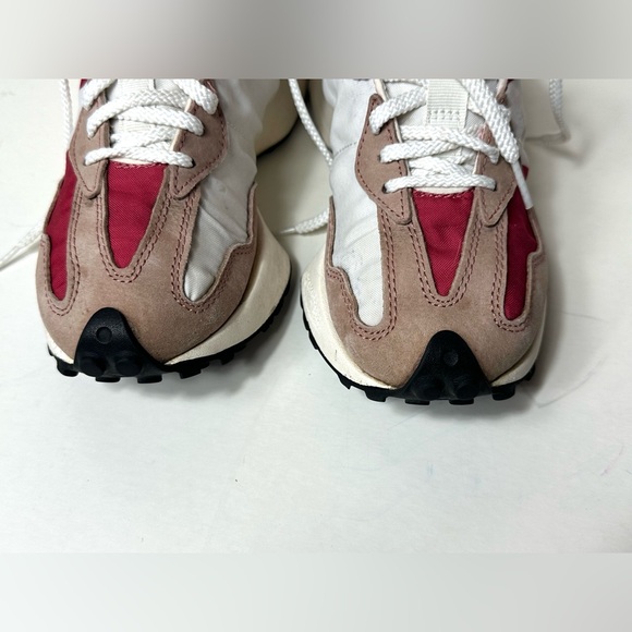 New Balance 327, in a white, pink, and red colorway size 7.5 - Picture 6 of 14